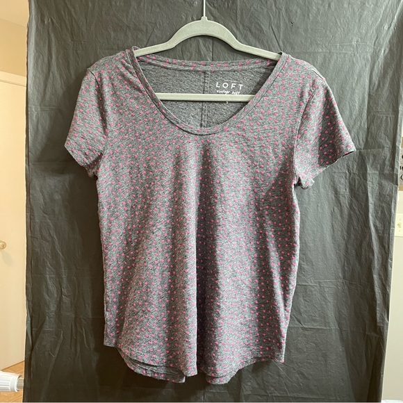 LOFT by Ann Taylor Small Women’s Short Sleeve V-Neck Tee Soft Casual Summer - Picture 1 of 4